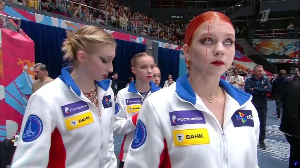    Александра Трусова и Софья Муравьева. Фото: стоп-кадр прямого эфира «Первого канала»