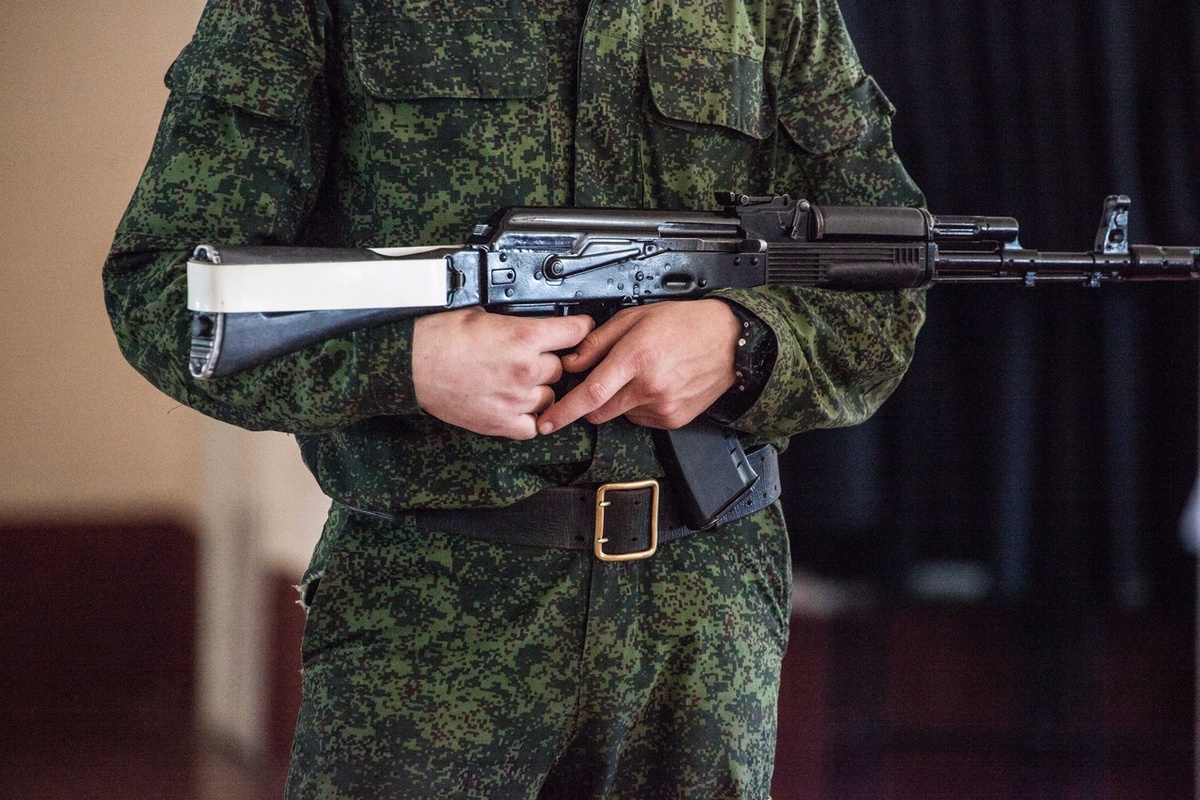    Двое военнослужащих из Югры вернулись на Родину из украинского плена