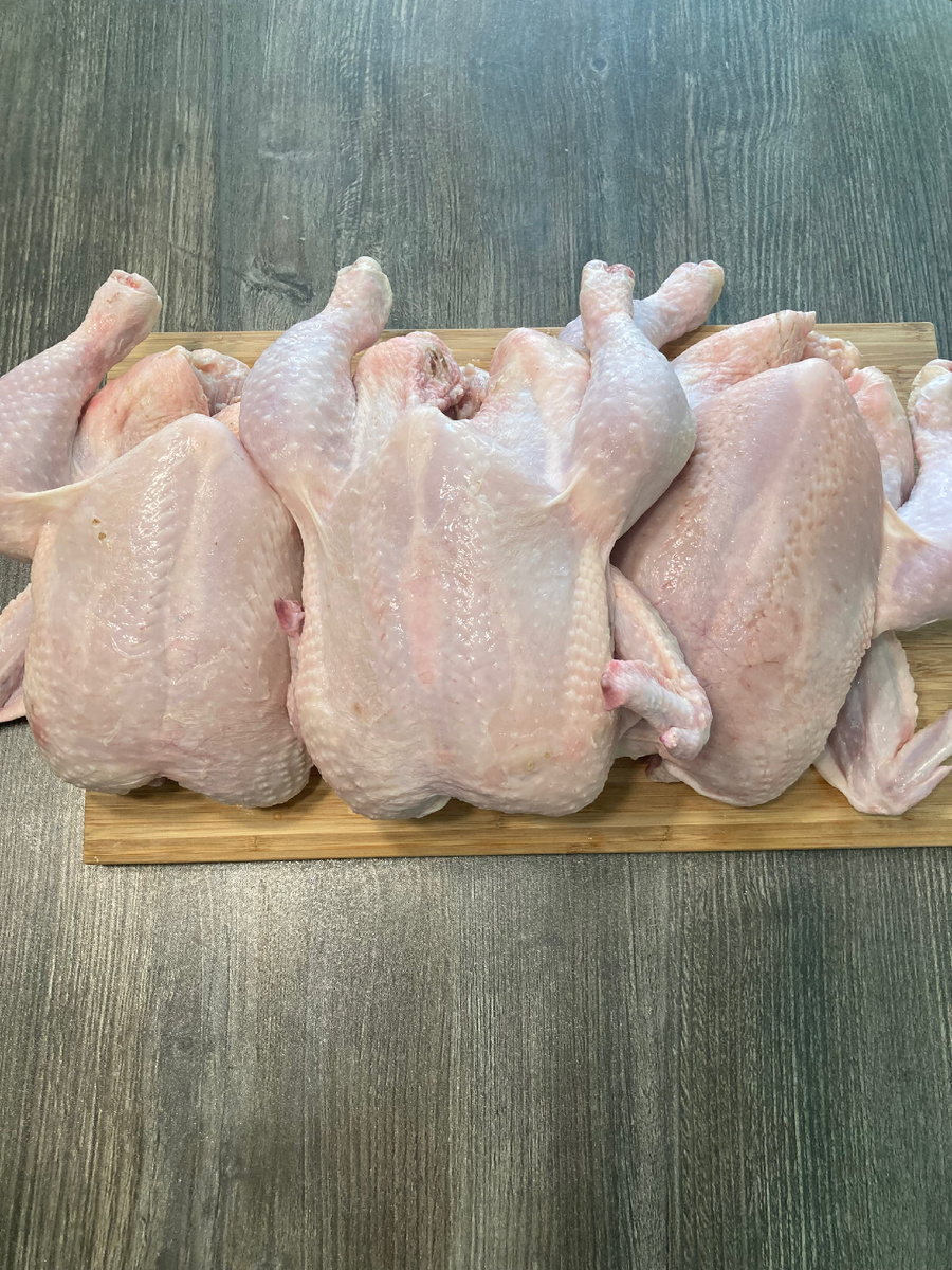 С любого ракурса они выглядят голыми