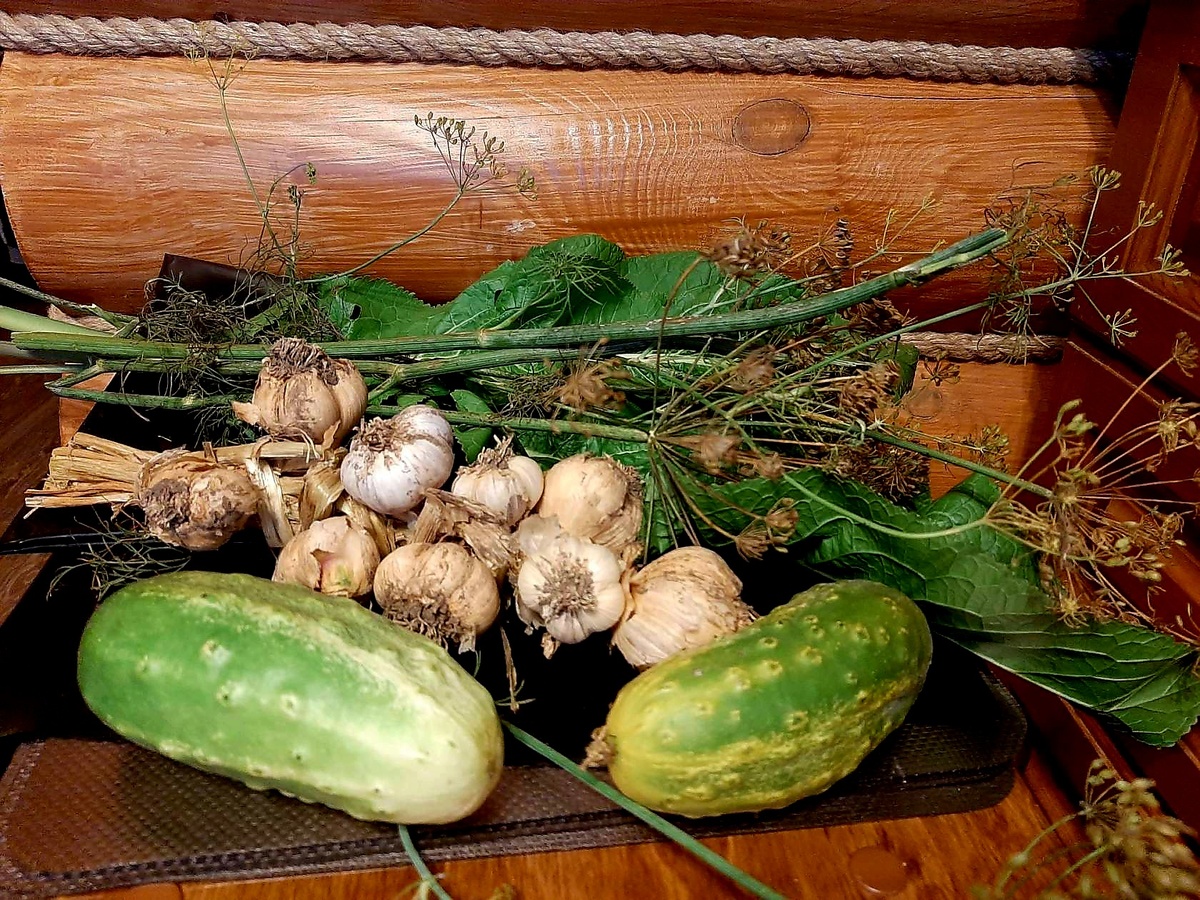 Мой чеснок. Это еще лучшая связка. Обычно мельче. 