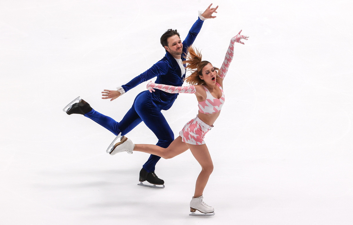    Егор Базин и Елизавета Худайбердиева  Александр Демьянчук/ТАСС