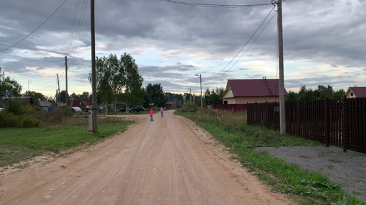 С дочками на слуде. 24 год.