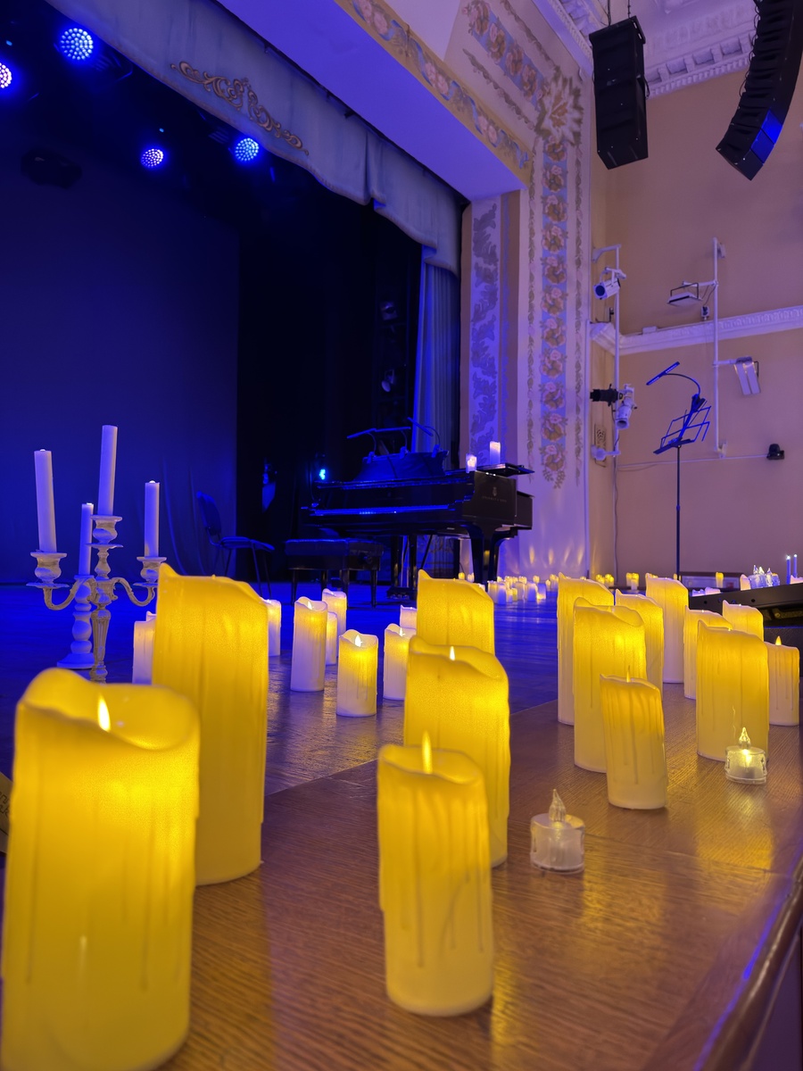 Атмосфера концерта «Мистическая пятница при свечах»
