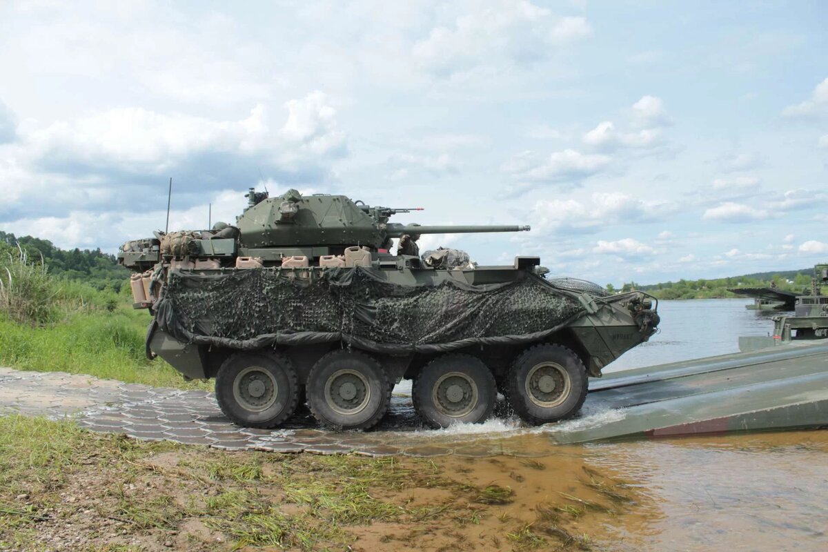 30-мм бронетранспортер Stryker Dragoon из 4-го эскадрона 2-го кавалерийского полка армии США Фото: Министерство обороны США