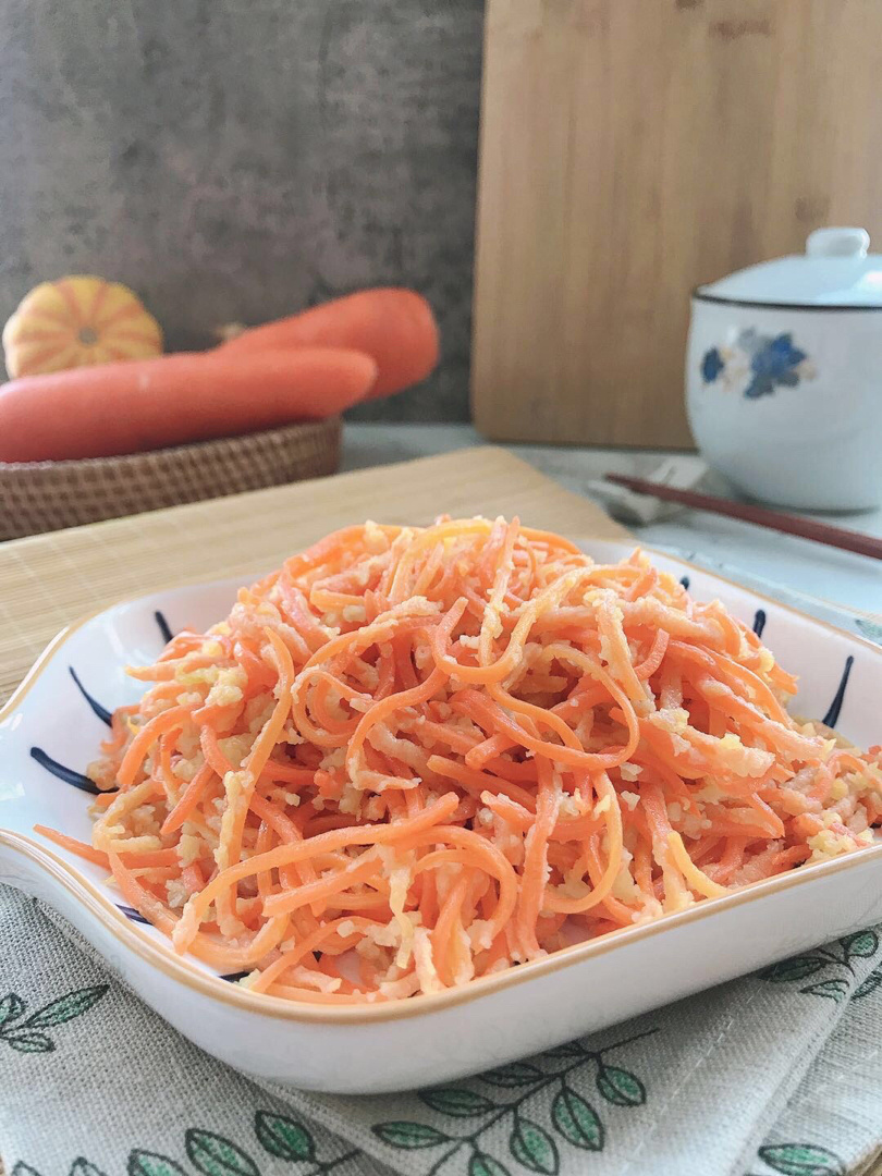 Морковь в чесночно-йогуртовой заправке