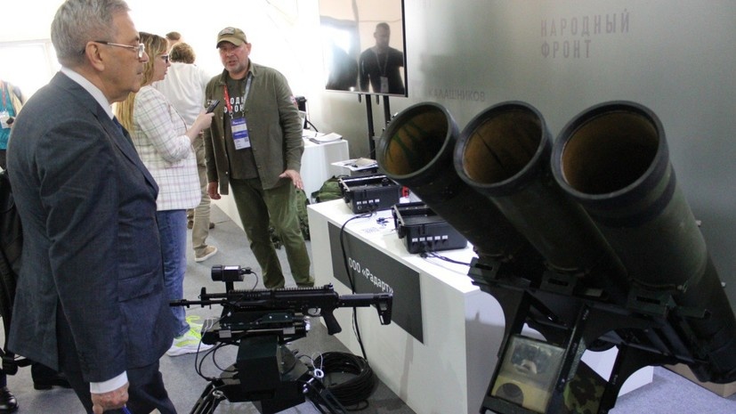     Макет пусковой установки с тремя тубусами для ракет ПТРК «Корнет» на МВТФ «Армия-2024»  RT/ Алексей Заквасин