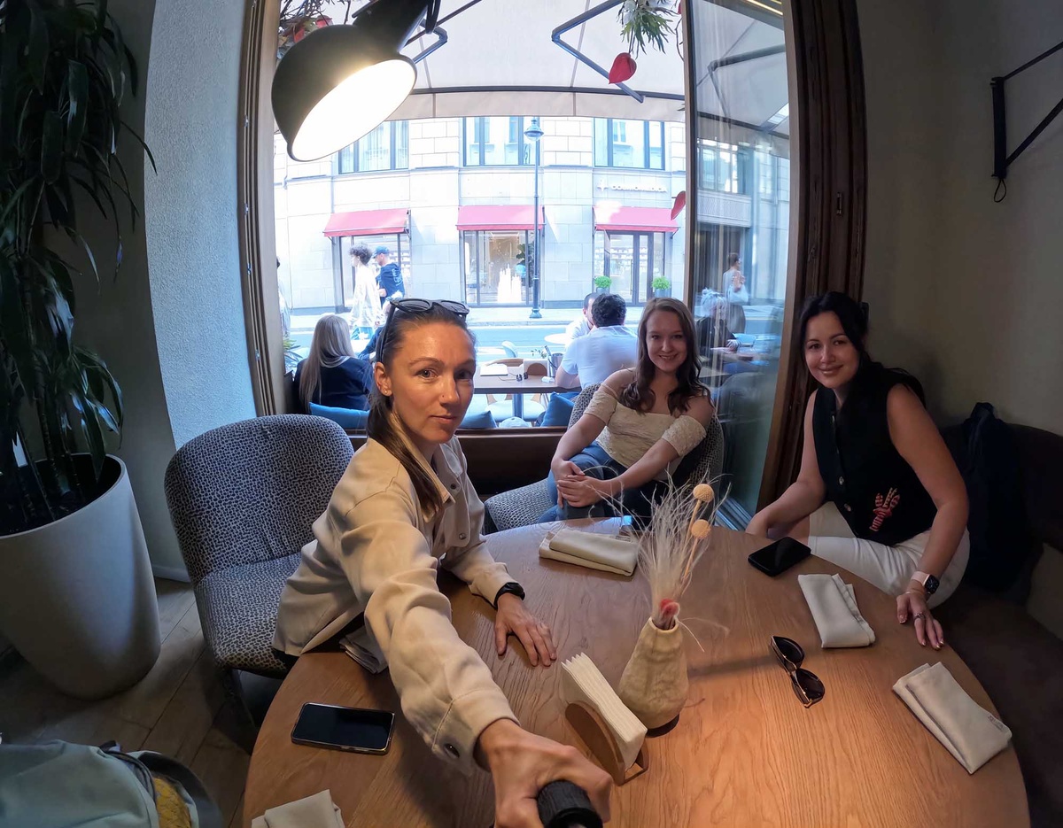 Про Патрики снят сериал "Беспринципные". Он рассказывает о жизни обитателей фешенебельного района Патриарших прудов, которые очень любят сидеть в ресторанах