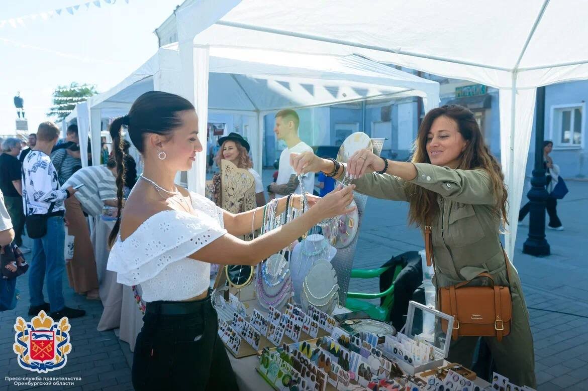  📷    Баран на вертеле и коктейль из дыни. В Оренбурге идет второй день «вкусного» фестиваля Андрей Севостьянов