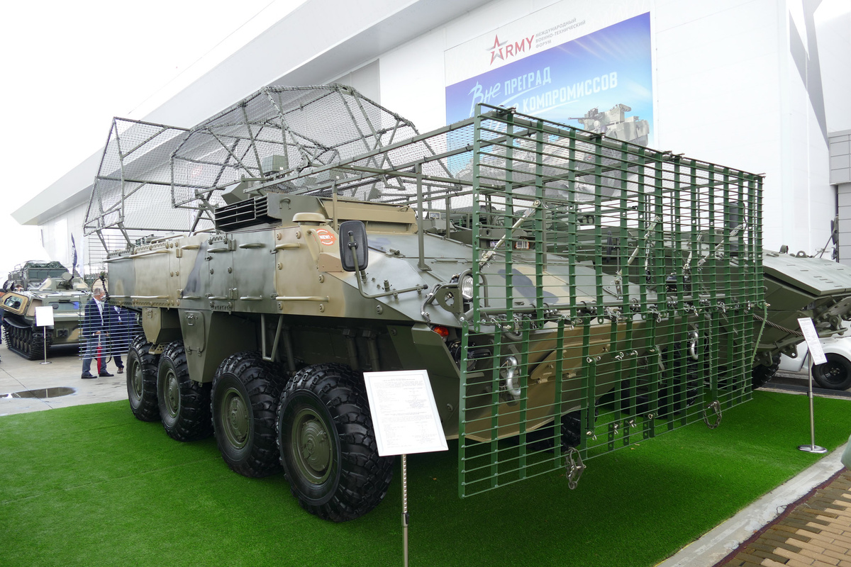 Несмотря на общий вердикт диванного военного округа, развитие БТР-22 продолжается. 