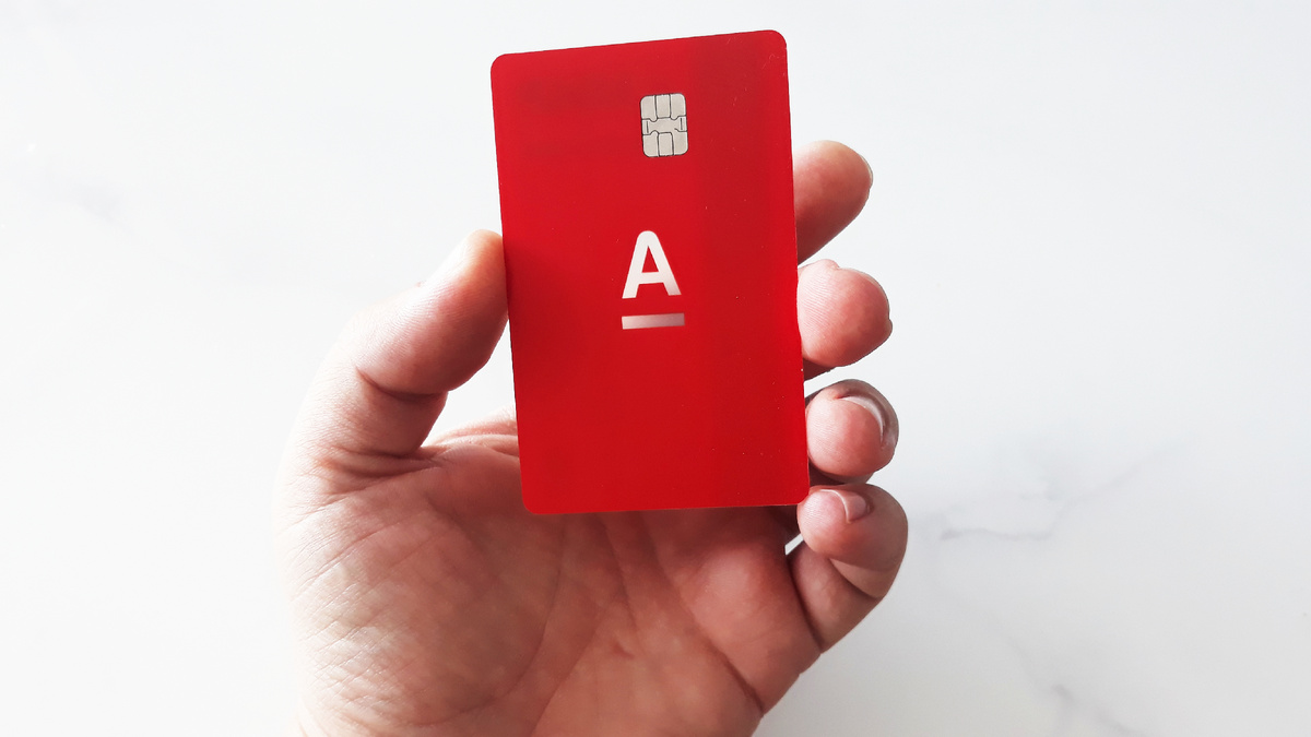 Прикольное оформление. Вертикальное с прозрачной буквой "А". Стильненько.