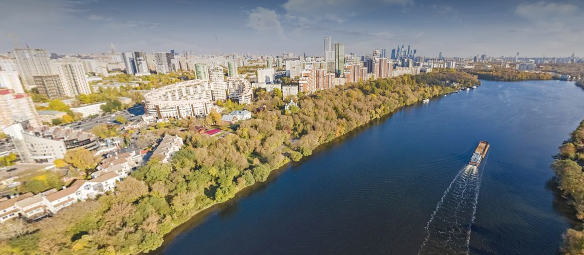 Карамышевская набережная с высоты от Живописного моста, 2021. Яндекс.Панорамы.