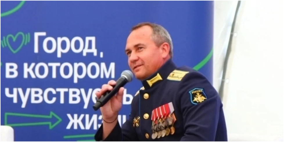 Он хороший человек, но ему не нужен мир, а нужно ему воевать и убивать врагов. А для чего нужно убивать человека?
