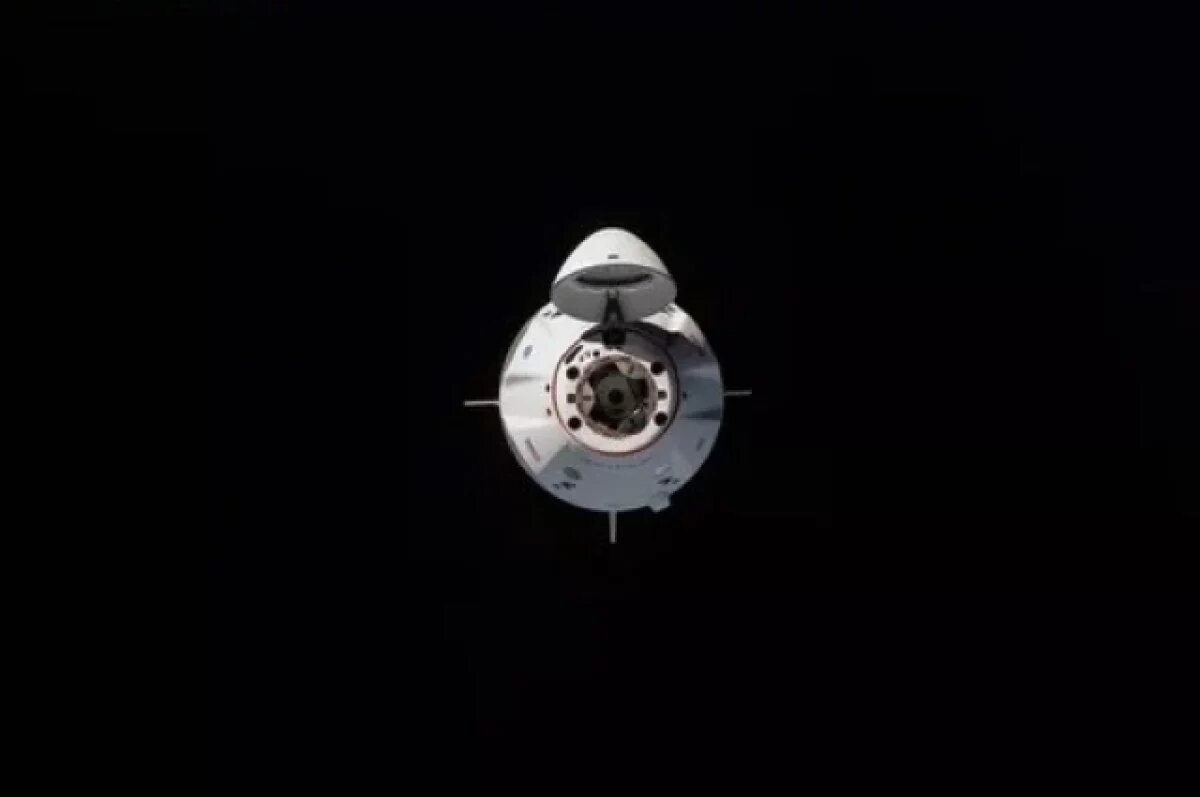    Корабль Crew Dragon с туристами на борту приводнился у побережья Флориды