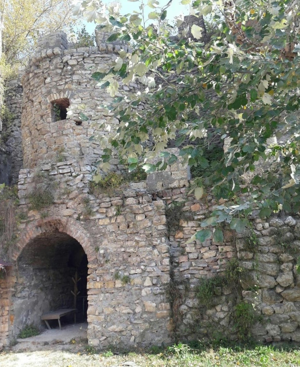 Каменные арки