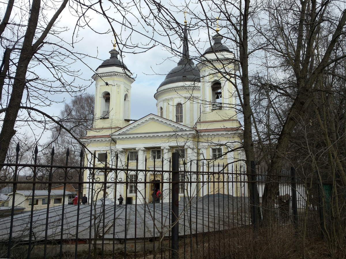 Церковь Спаса Преображения в Пехра-Яковлевском