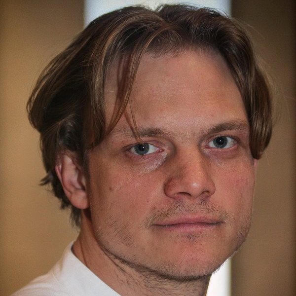     Евгения Ткачука задержали в аэропорту с неизвестным веществом