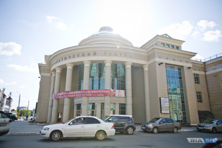    Оренбургский драматический театр принял участие во Всероссийском фестивале в Грозном Андрей Севостьянов