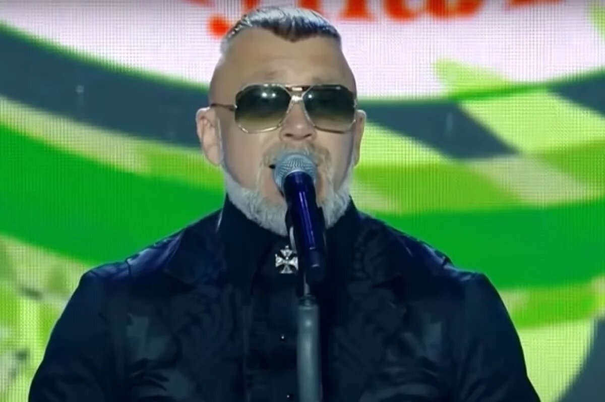    Исполнитель хита «Черный бумер» Серега впервые рассказал о несчастной любви