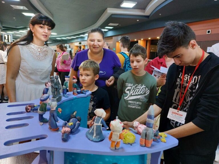    В Оренбурге пройдет премьерный показ мультфильмов инклюзивной студии «Вик энд Ко» Андрей Севостьянов