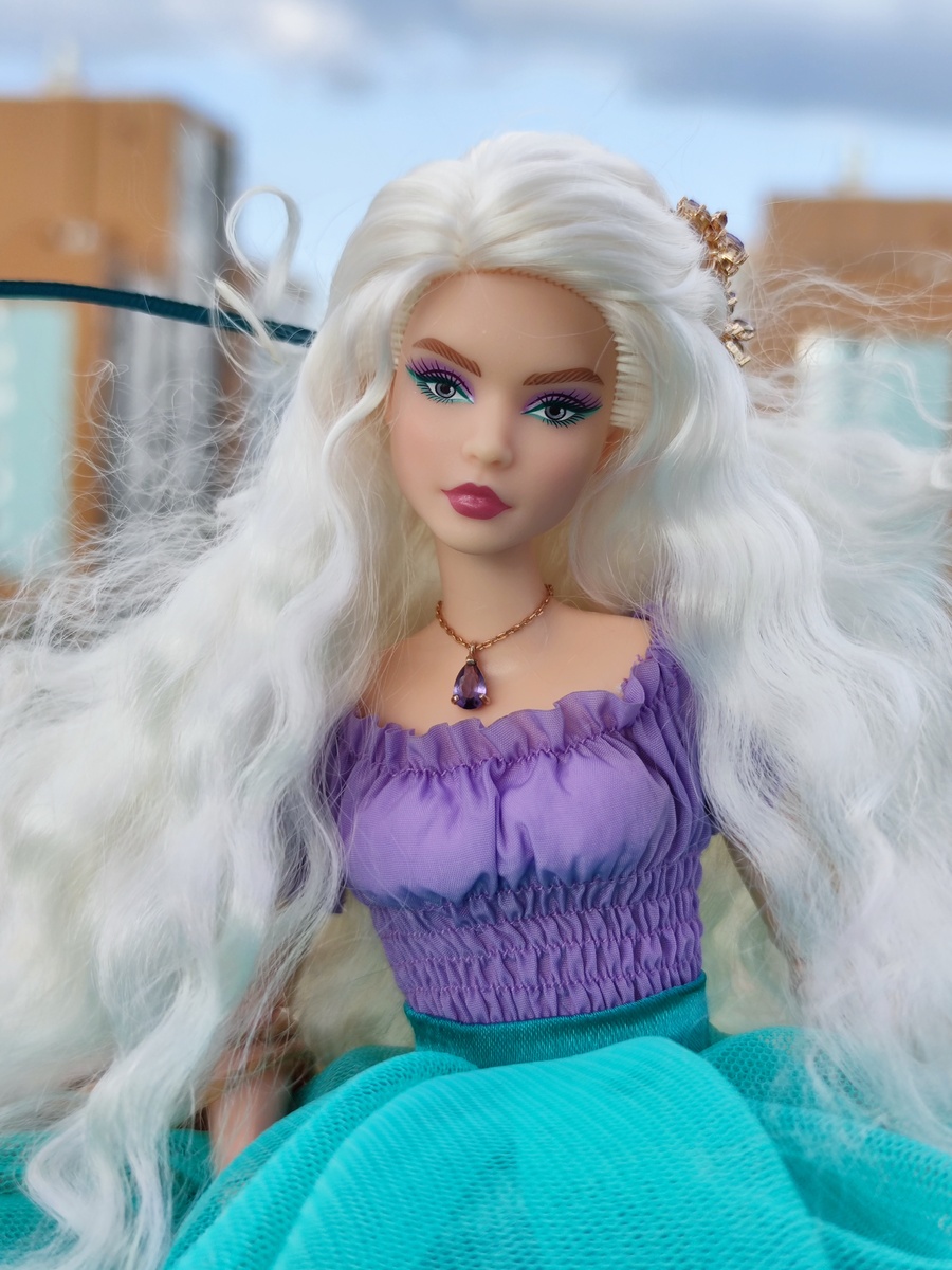 Barbie Looks #8 Андра, перепрошитая козочкой