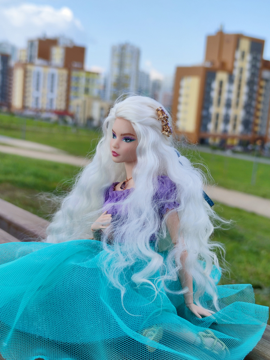 Barbie Looks #8 Андра, перепрошитая козочкой