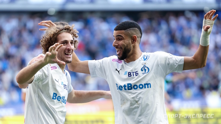    15 сентября. «Динамо» победило «Ахмат» (4:2). Лука Гагнидзе и Эль-Мехди Маухуб празднуют гол.Дарья Исаева