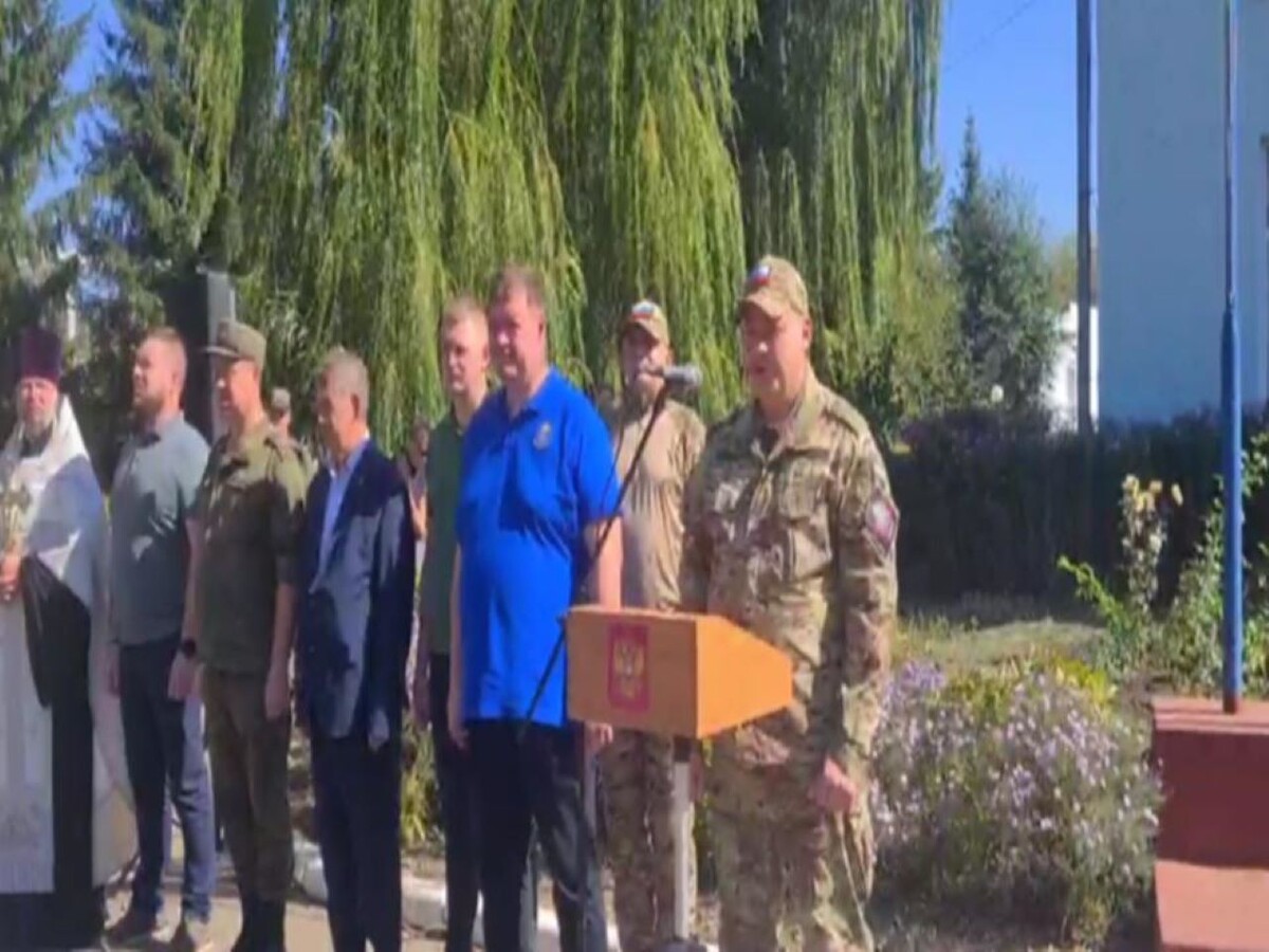    Алексей Смирнов принял участие в торжественной церемонии приведения к воинской присяге бойцов отряда "Барс-Курск"