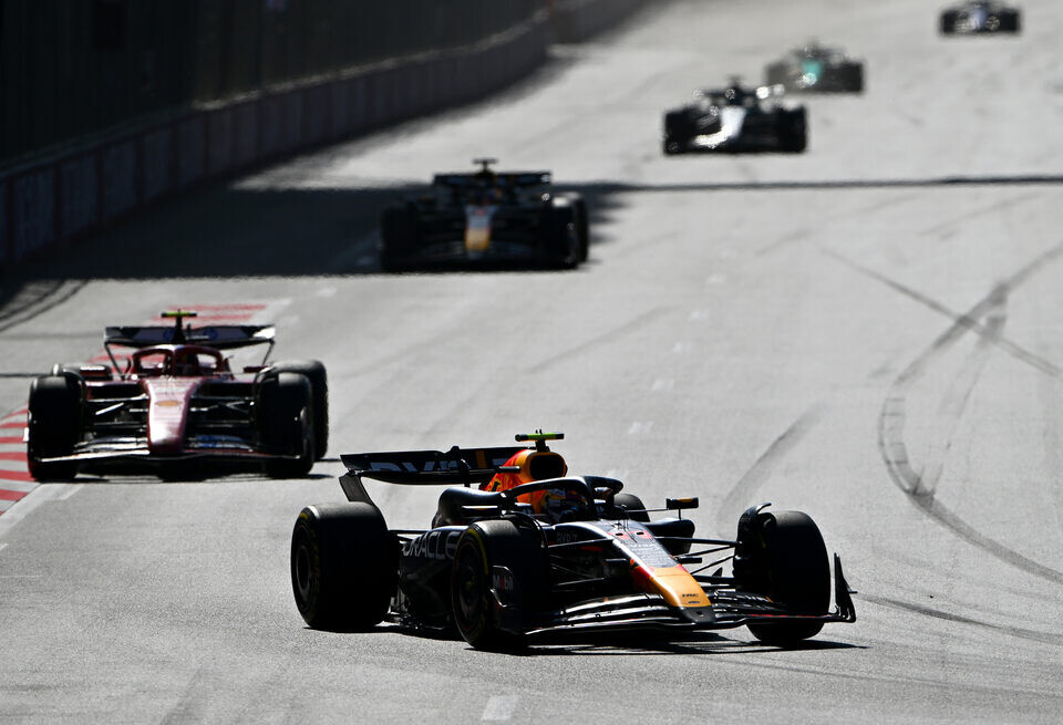    Кристиан Хорнер назвал виновного в аварии Переса и СайнсаGetty Images / Red Bull Content Pool