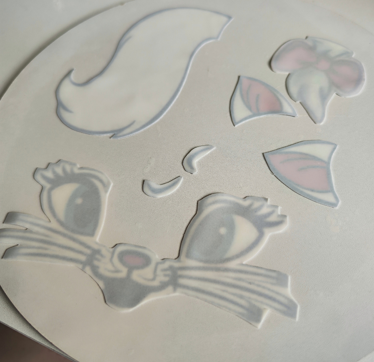 Показываю топперы, основой для которых будет глазурь. 