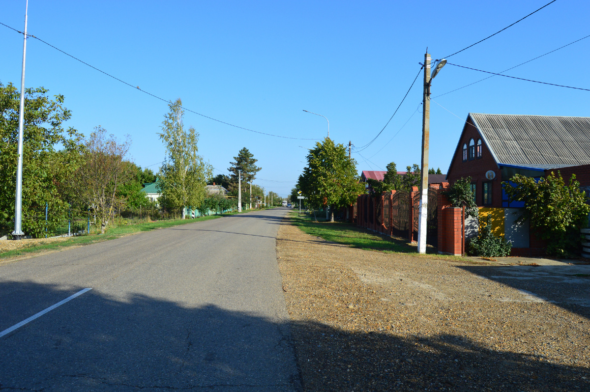 Фото автора. 10.09.2024.  На улице ни машин не людей. Станица.