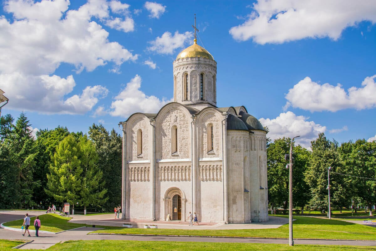 Дмитриевский собор во Владимире. Фото из Интернета