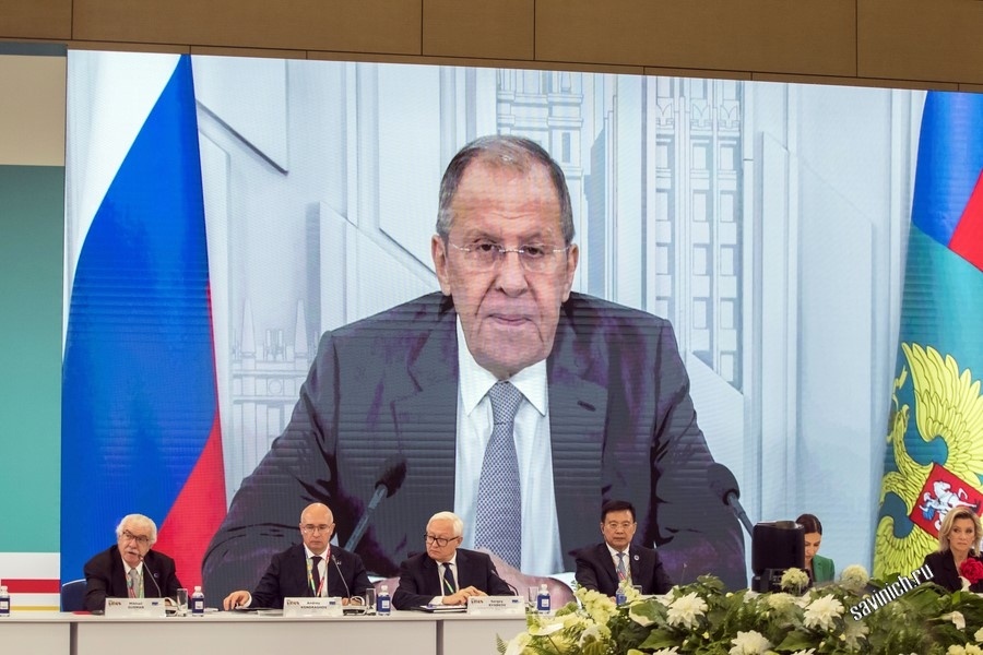 Приветствие Министра иностранных дел РФ Сергея Лаврова. Фото Галины Савинич