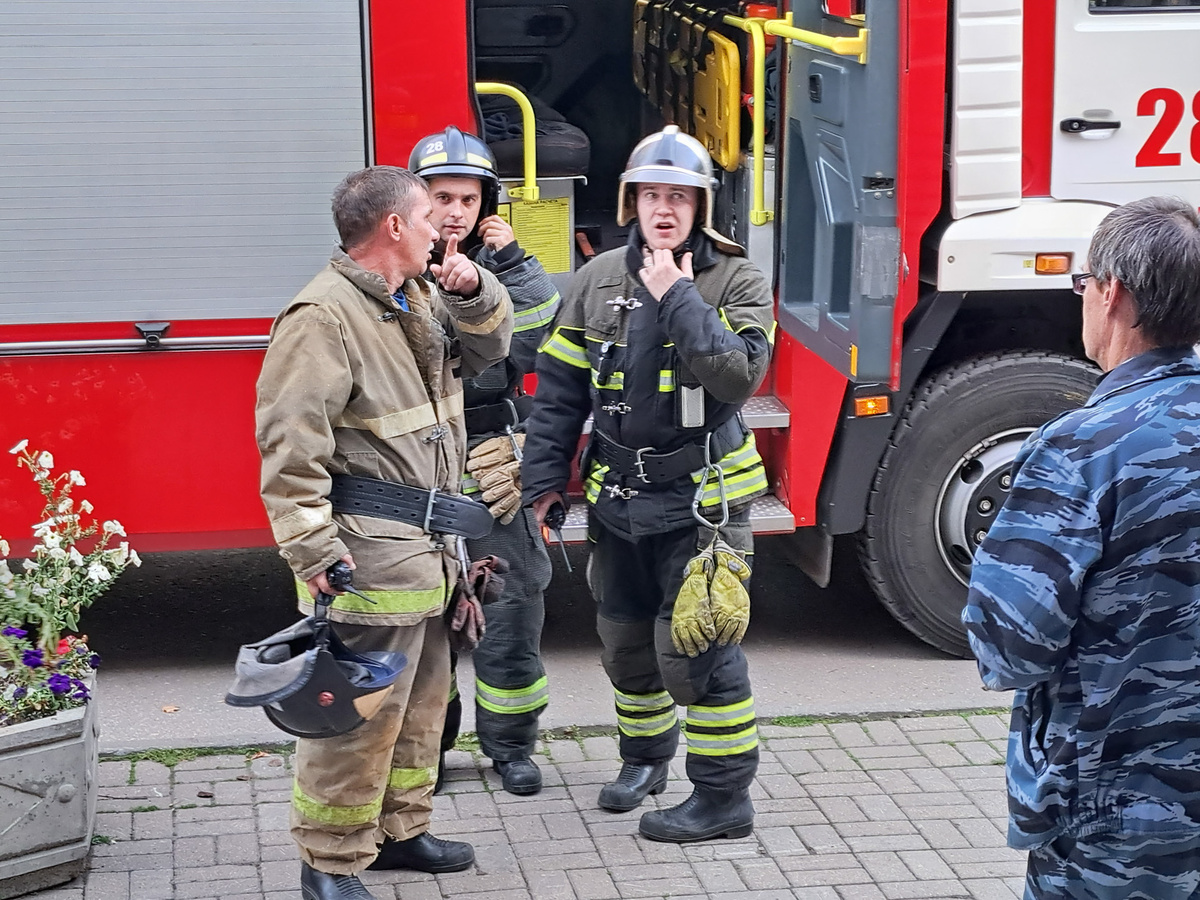 Площадь возгорания достигла 8000 квадратных метров.  Фото: Вера Романескул / ФедералПресс