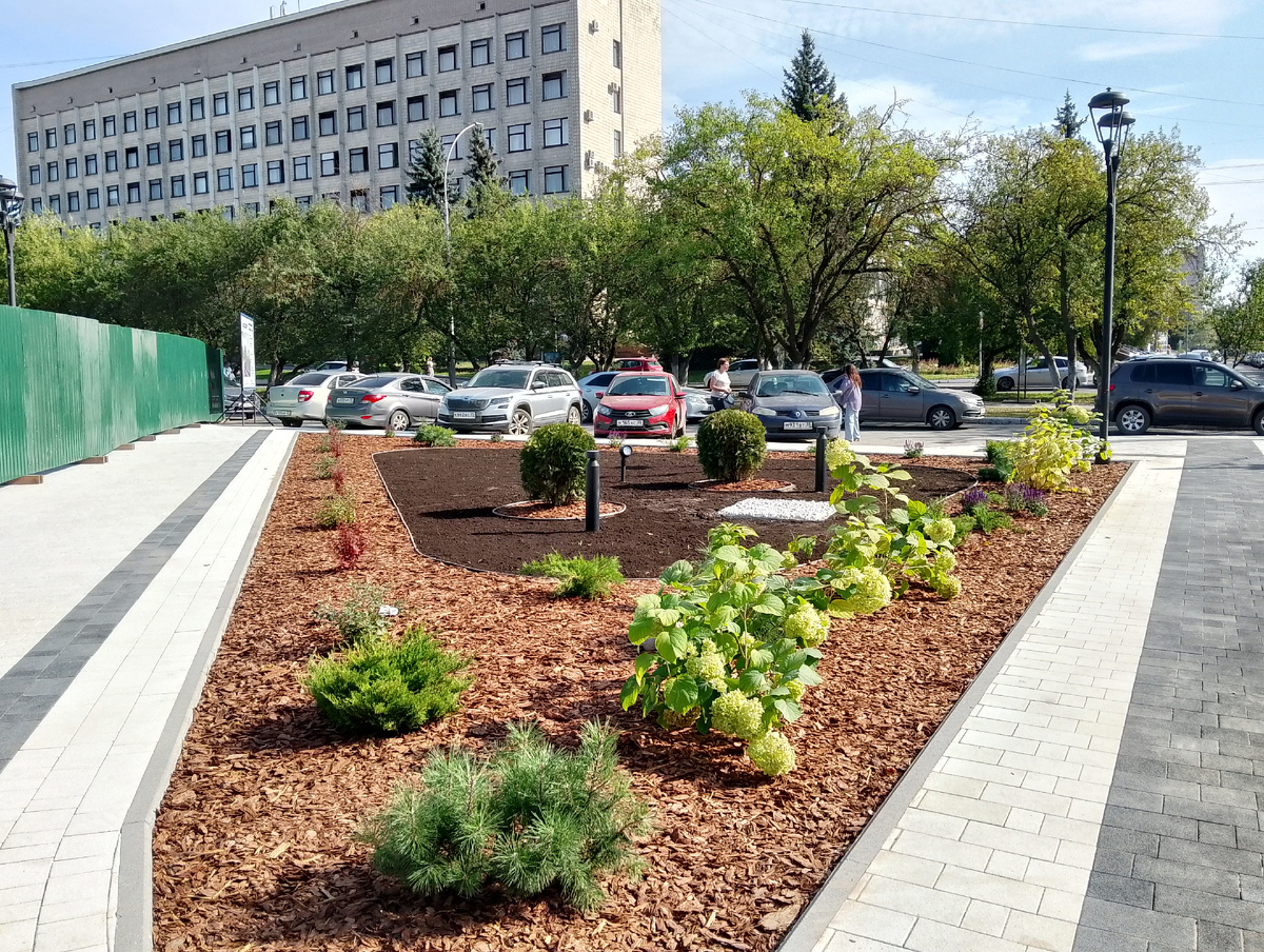 Вид с открытой части площади Дрыгина в сторону улицы Пушкинской, фото автора