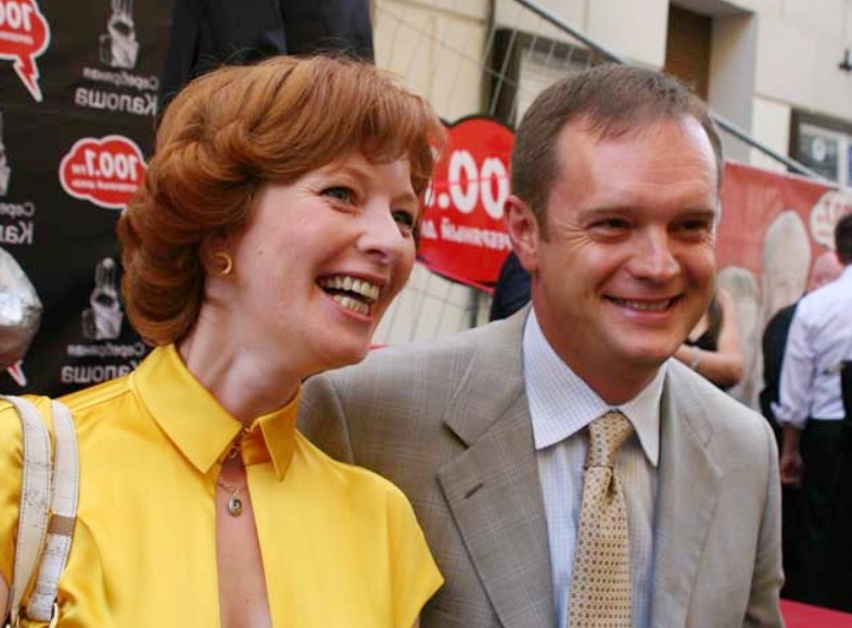 на фото Амалия Мордвинова и Вадим Беляев