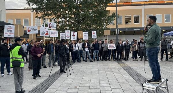    В Стокгольме прошла демонстрация против запрета на ношение детьми хиджаба