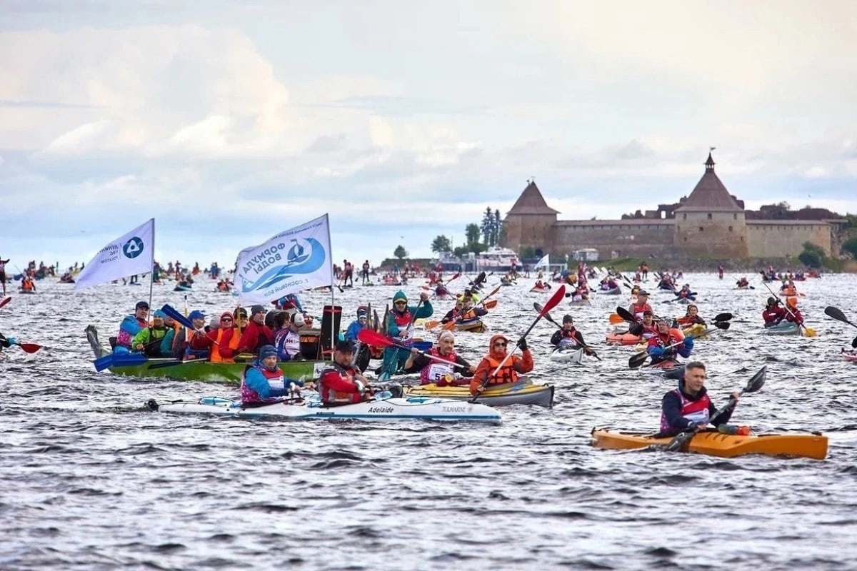 Старт Петровского гребного марафона