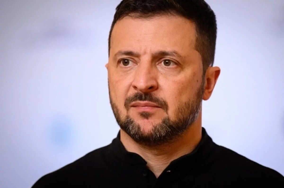    Зеленский: Украина не может вооружить даже 4 из 14 необходимых бригад