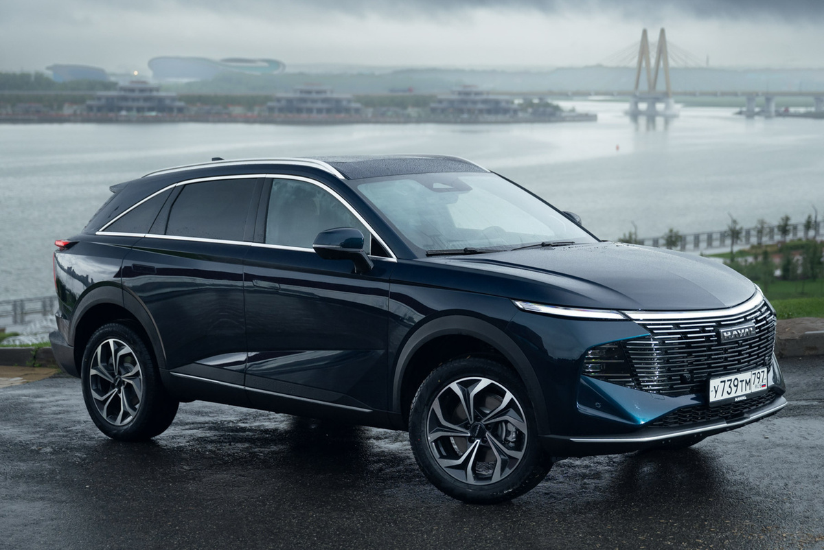    Вместе с тем, дизайн кузова стал более стремительным и универсальным, что снимает необходимость в дополнительном варианте «кросс-купе»   
Haval