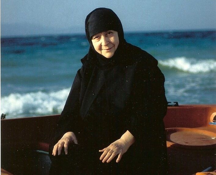 Герондисса Макрина (Вассопулу; 1921–1995), игумения монастыря Панагии Одигитрии близ города Волос, духовная дочь старцев Иосифа Исихаста 