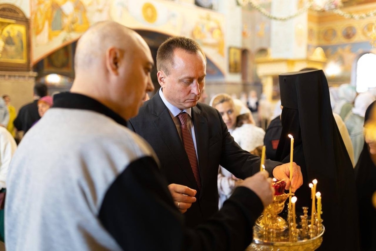    Глава Сургута призвал помолиться о бойцах на СВО перед Казанской иконой Божией Матери