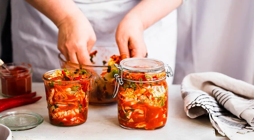   Кимчи — гастрономическая визитка корейской кухни (Shutterstock/FOTODOM)