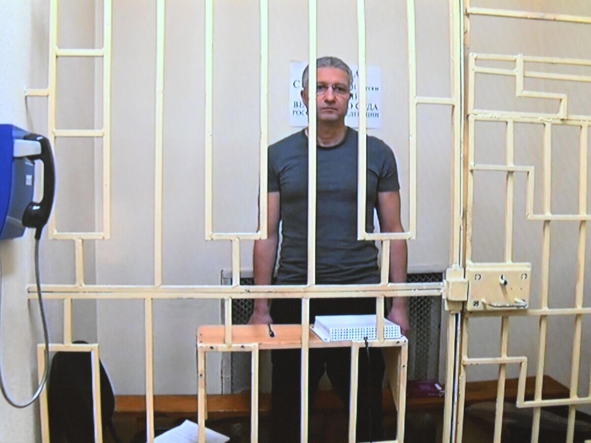    Бывший заместитель главы Минобороны РФ Тимур Иванов принимает участие в заседании суда по видеосвязи из СИЗО© РИА Новости / Максим Блинов