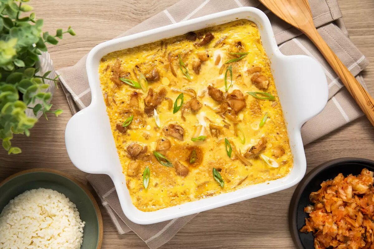 Оякодон - быстрый омлет с курицей по-японски    Фото: simplyrecipes.com