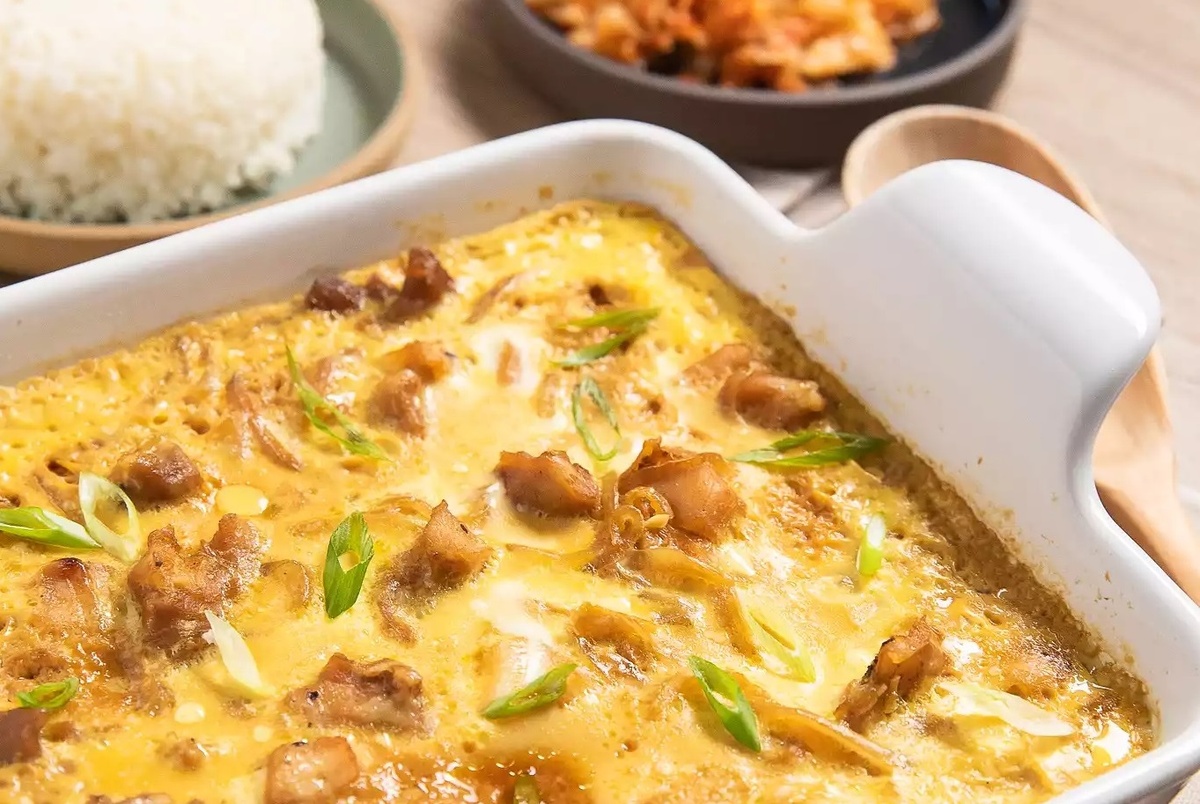 Оякодон крупным планом. Наслаждайтесь, друзья!   Фото: simplyrecipes.com