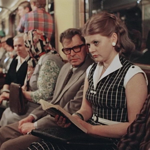     Юбилей Владимира Меньшова и фильма «Москва слезам не верят» отметят выставкой в «Зарядье»