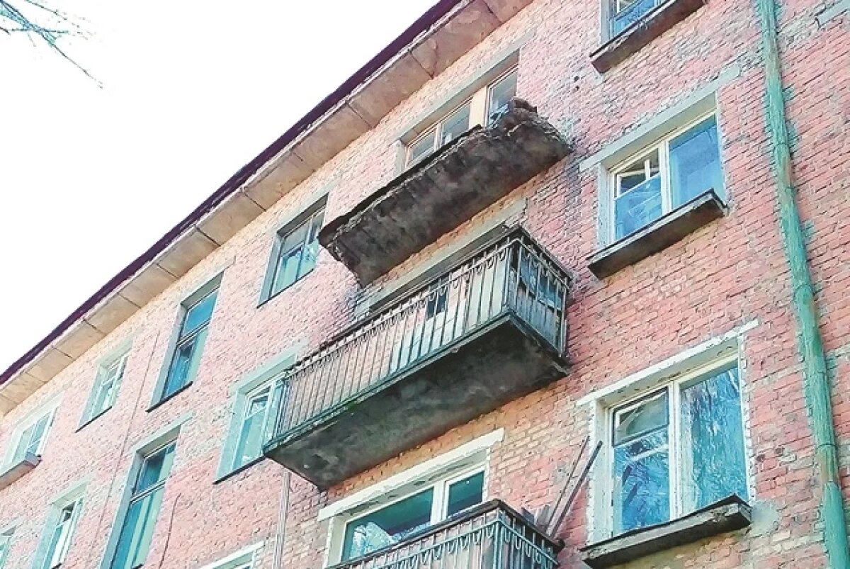    В Перми полиция проверяет сообщения о стрельбе с балкона жилого дома