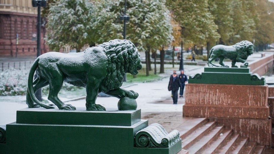    Адмиралтейская набережная. Заморозки. Автор фото: Ермохин Сергей