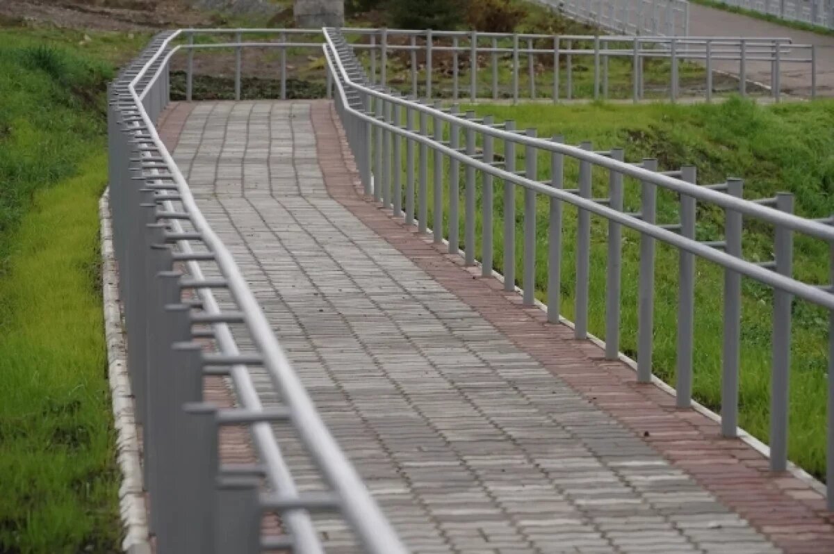    В Красноселькупе районная администрация отремонтировала пешеходный мост