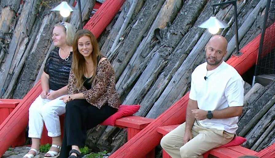 Андрей Черкасов, Наталья Михайловна и Катя Горина (фото из эфира на «Okko»)